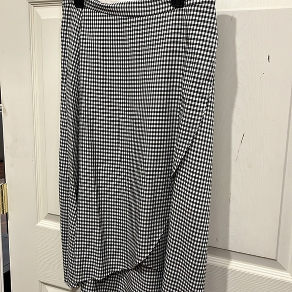 Loft skirt! - Picture 9 of 10